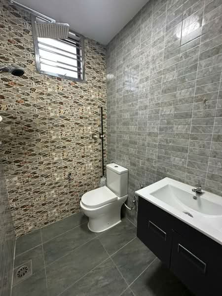 Rumah Teres untuk Disewa di Taman Desa Tebrau (Tebrau) - Jim Chee - Bathroom - PropertyGuru.com.my