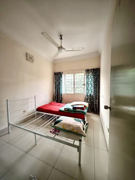 Apartment for Sale at Pangsapuri Sri Camellia - Noor Hidayah Mohamad Noor - Bedroom - PropertyGuru.com.my