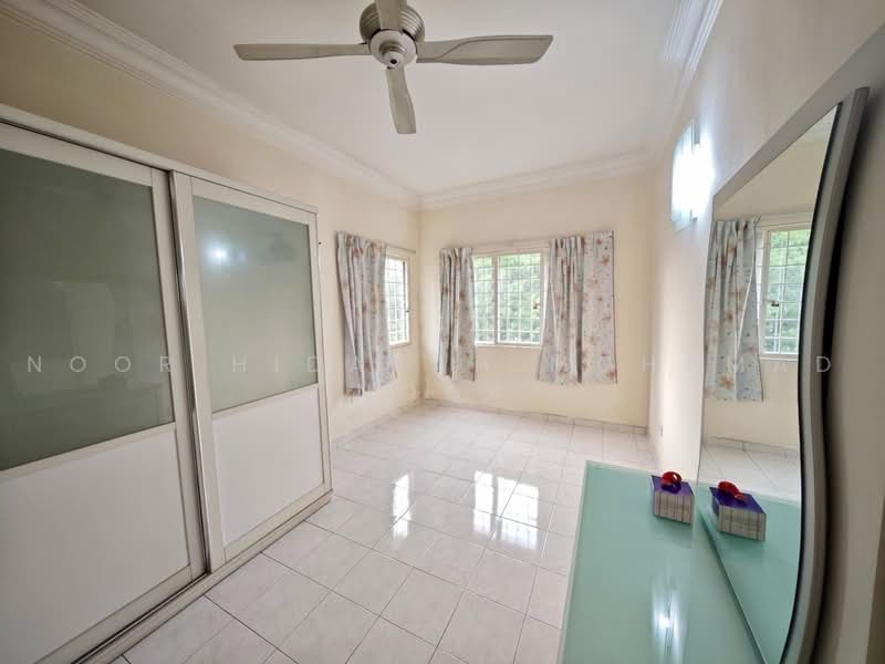 Apartment for Sale at Pangsapuri Sri Camellia - Noor Hidayah Mohamad Noor - Bedroom - PropertyGuru.com.my