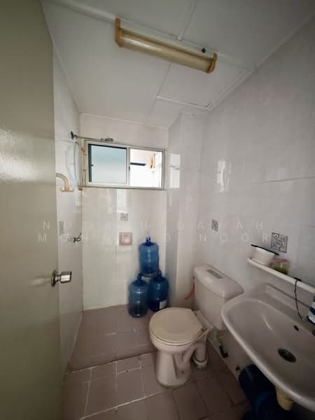 Apartment for Sale at Pangsapuri Sri Camellia - Noor Hidayah Mohamad Noor - Bathroom - PropertyGuru.com.my