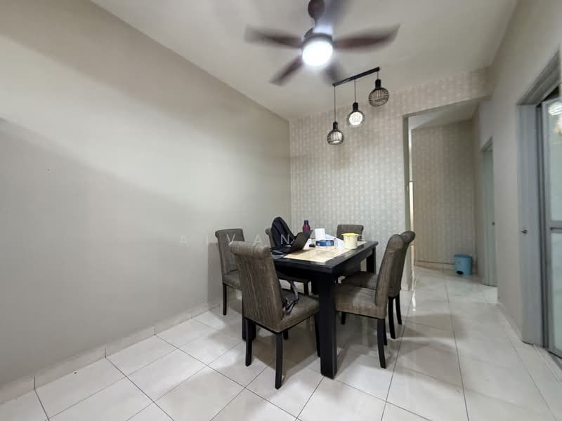 Rumah Teres untuk Dijual di Sungai Long (Bandar Sungai Long) - Aivan Ng - Dining Room - PropertyGuru.com.my