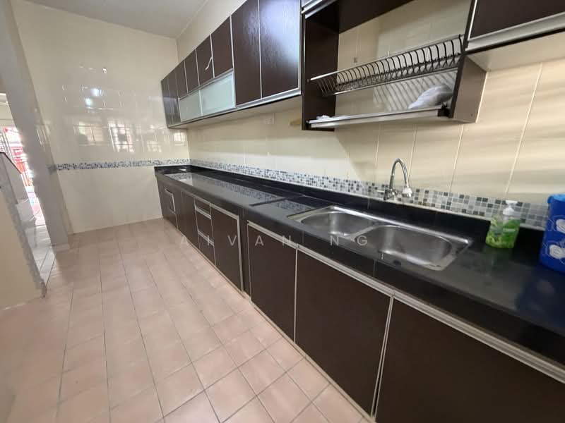 Rumah Teres untuk Dijual di Sungai Long (Bandar Sungai Long) - Aivan Ng - Kitchen - PropertyGuru.com.my