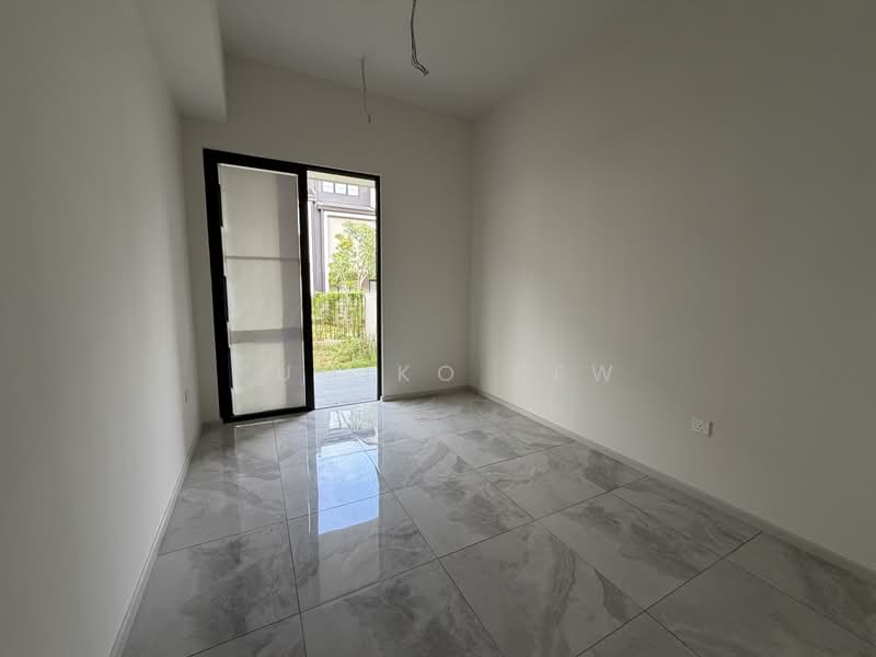 3-storey Terraced House for Sale in Taman Bukit Serdang (Seri Kembangan) - Yumiko Kew - Interior - PropertyGuru.com.my