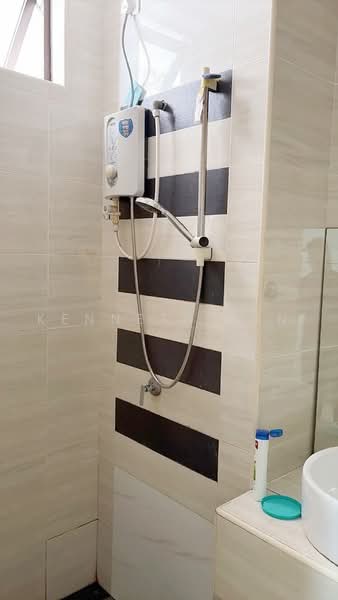 Service Residence for Sale at D'Summit Residences - Kenneth Tan - Bathroom - PropertyGuru.com.my