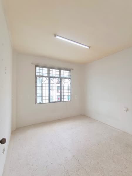 Pangsapuri untuk Dijual di Kiambang Apartment - Chin Chee Meng - PropertyGuru.com.my