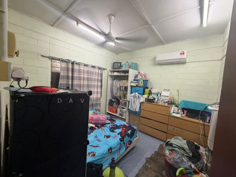 Rumah Teres 1 Tingkat untuk Dijual di Kepong Baru (Kepong) - David Chung - Bedroom - PropertyGuru.com.my