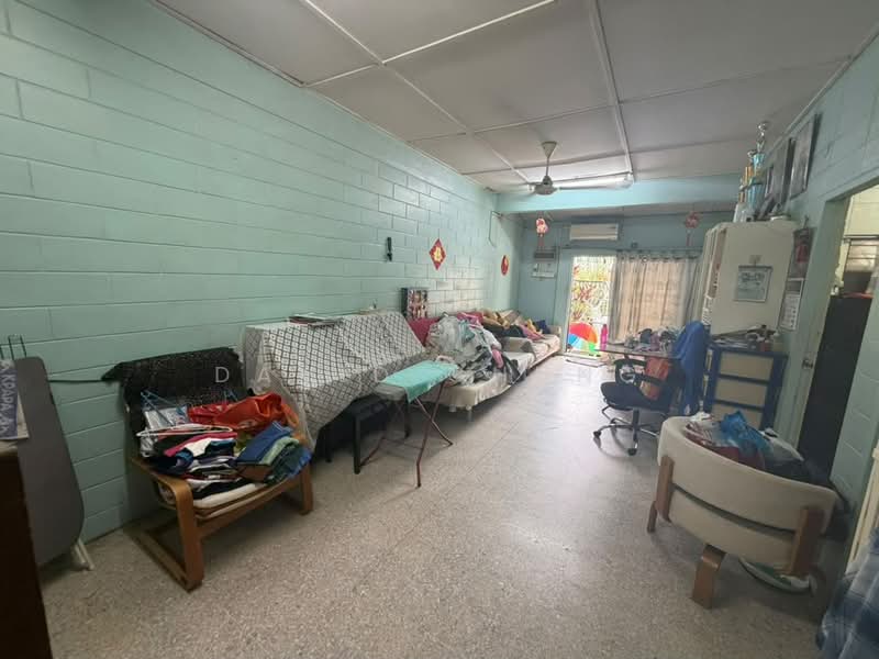 Rumah Teres 1 Tingkat untuk Dijual di Kepong Baru (Kepong) - David Chung - Living Room - PropertyGuru.com.my