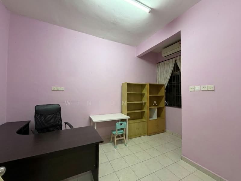 Rumah Teres 2 Tingkat untuk Dijual di Taman Desa Cemerlang (Ulu Tiram) - Winson Tan - Study - PropertyGuru.com.my