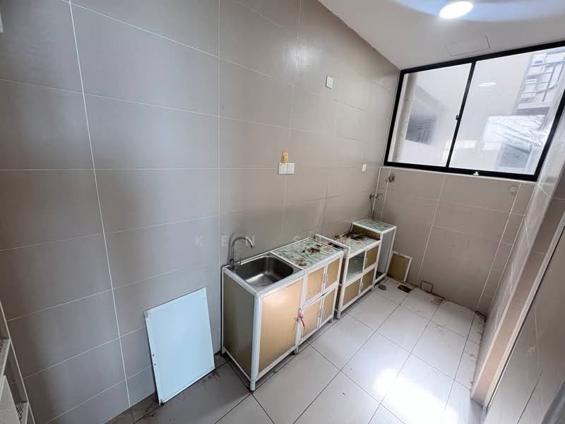 Servis Apartment untuk Disewa di D'Secret Garden (Pangsapuri Kempas Indah) - Ken Sim - Kitchen - PropertyGuru.com.my
