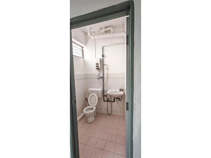 Pangsapuri untuk Disewa di Kenanga Mewah Apartment - Woon . - Bathroom - PropertyGuru.com.my