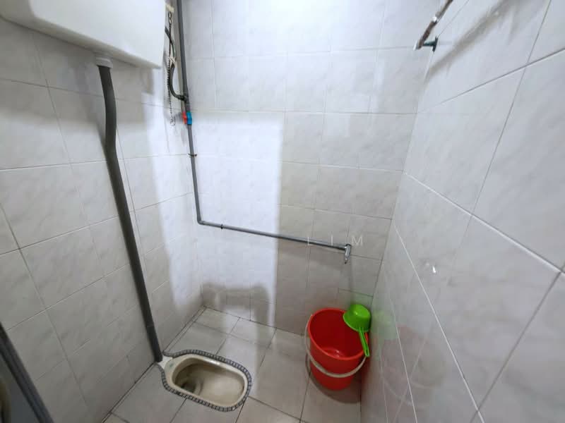 2-storey Terraced House for Sale in Taman Ungku Tun Aminah (Skudai) - Karl Lim - Bathroom - PropertyGuru.com.my