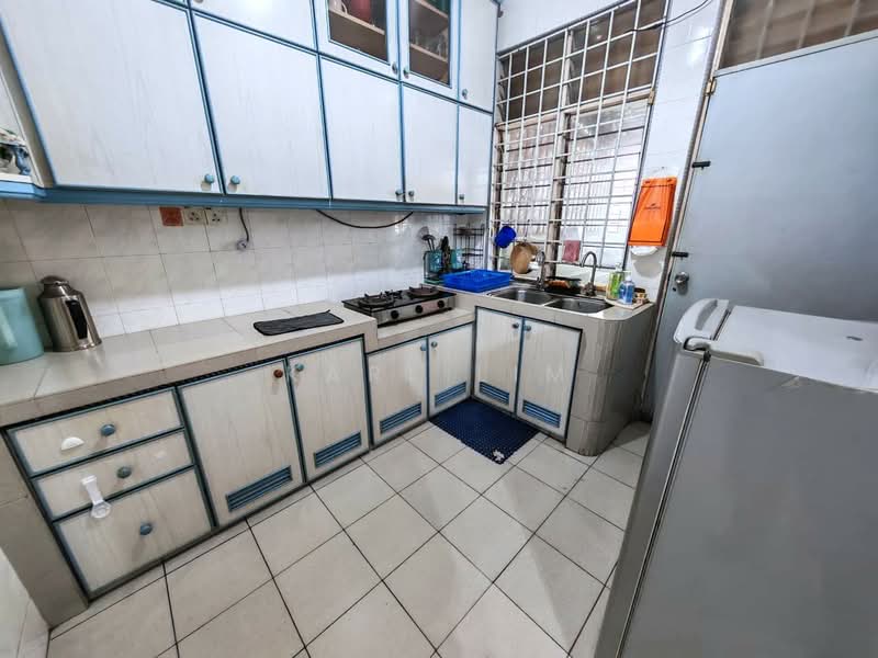 2-storey Terraced House for Sale in Taman Ungku Tun Aminah (Skudai) - Karl Lim - Kitchen - PropertyGuru.com.my