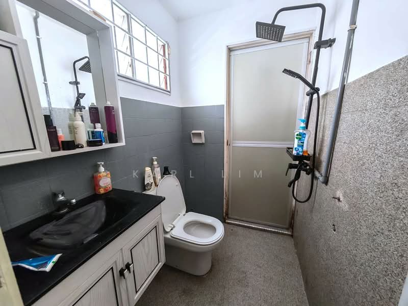 2-storey Terraced House for Sale in Taman Ungku Tun Aminah (Skudai) - Karl Lim - Bathroom - PropertyGuru.com.my