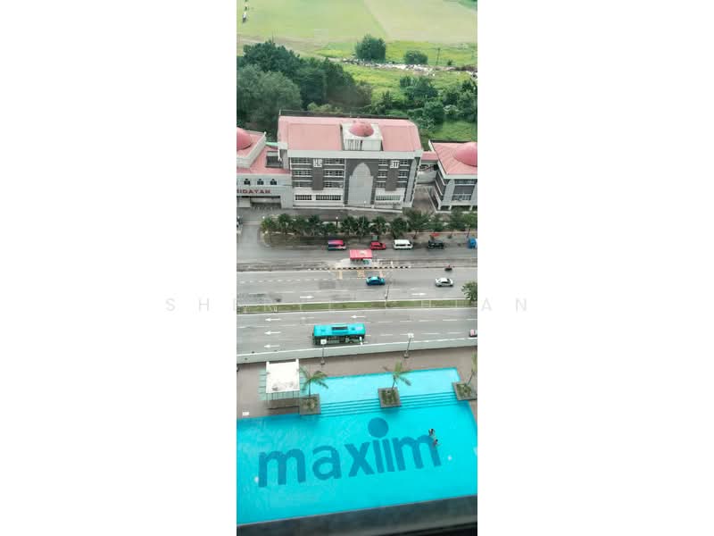 Kediaman Servis untuk Dijual di One Maxim - Sheryl Chian - Pool - PropertyGuru.com.my