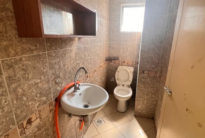 Kondominium untuk Dijual di Kepong Sentral Condominium - JC Tay - Bathroom - PropertyGuru.com.my