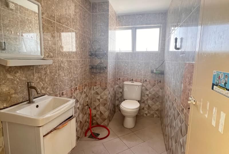 Kondominium untuk Dijual di Kepong Sentral Condominium - JC Tay - Bathroom - PropertyGuru.com.my