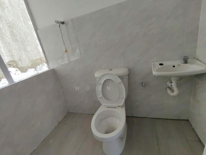 Shop / Office for Rent in Plaza Mahkota (Melaka) - Woon . - Bathroom - PropertyGuru.com.my