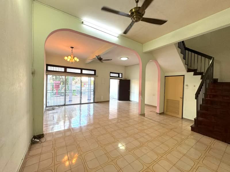 Rumah Teres 2 Tingkat untuk Disewa di Taman Bukit Maluri (Kepong) - David Lao - Living Room - PropertyGuru.com.my