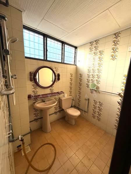 Rumah Teres 2 Tingkat untuk Disewa di Taman Bukit Maluri (Kepong) - David Lao - Bathroom - PropertyGuru.com.my
