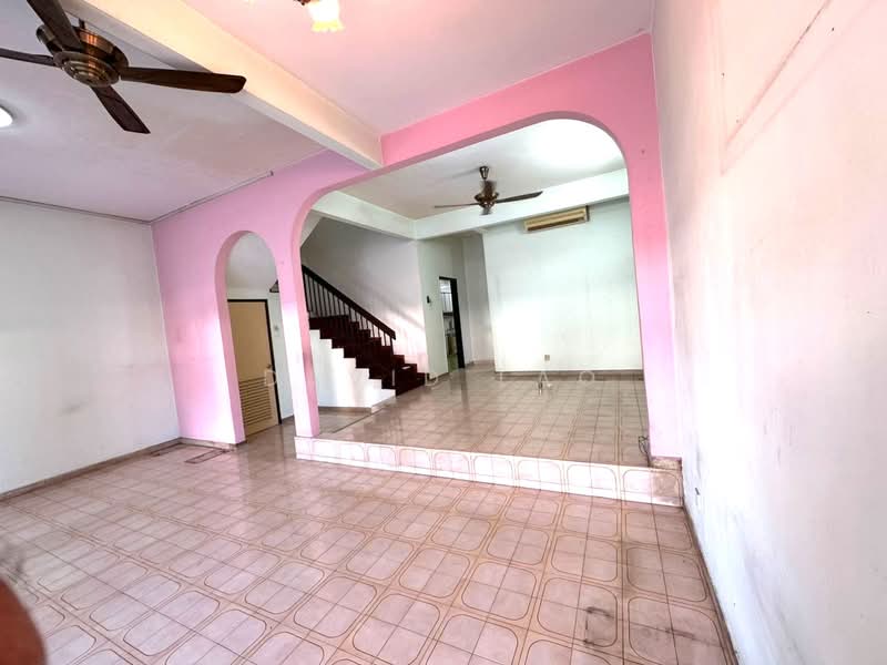 Rumah Teres 2 Tingkat untuk Disewa di Taman Bukit Maluri (Kepong) - David Lao - Living Room - PropertyGuru.com.my