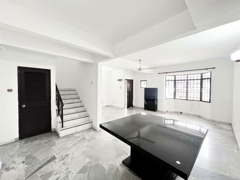 2-storey Terraced House for Sale in Taman Bukit Angsana (Cheras) - Luqman Ramli - Living Room - PropertyGuru.com.my