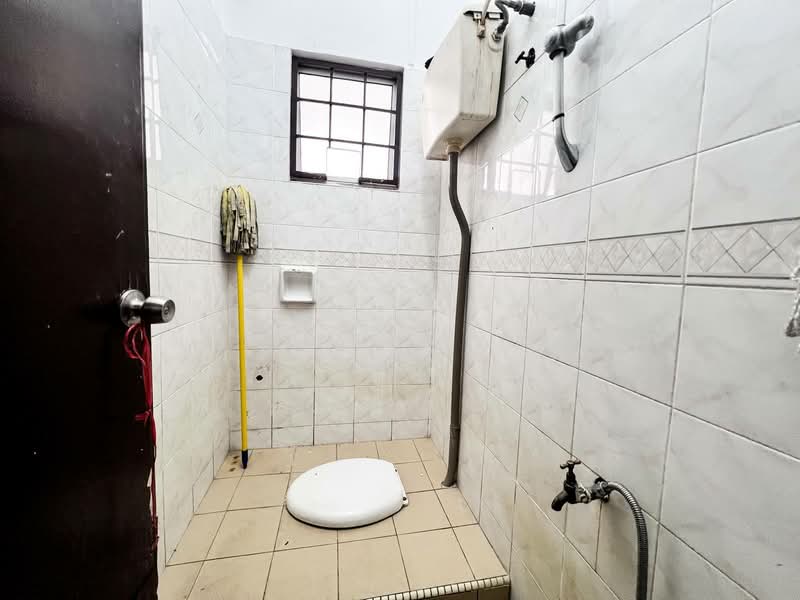 2-storey Terraced House for Sale in Taman Bukit Angsana (Cheras) - Luqman Ramli - Bathroom - PropertyGuru.com.my