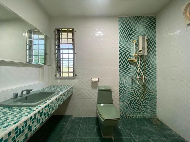 Rumah Banglo untuk Dijual di Taman Taynton View (Cheras) - Alwin Yee - Bathroom - PropertyGuru.com.my