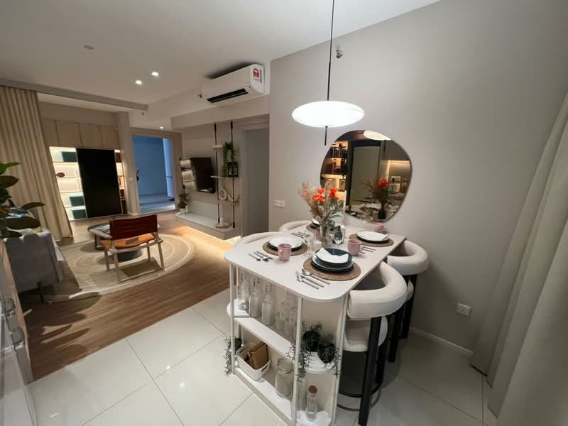 Servis Apartment untuk Dijual di The Connaught One - Tw Lun - Living Room - PropertyGuru.com.my