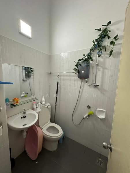 Rumah Teres 2 Tingkat untuk Dijual di Taman Mutiara Rini (Skudai) - Sean Yeoh - Bathroom - PropertyGuru.com.my