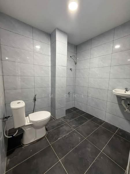 Rumah Teres 2 Tingkat untuk Dijual di Taman Senai Baru (Senai) - Jim Chee - Bathroom - PropertyGuru.com.my