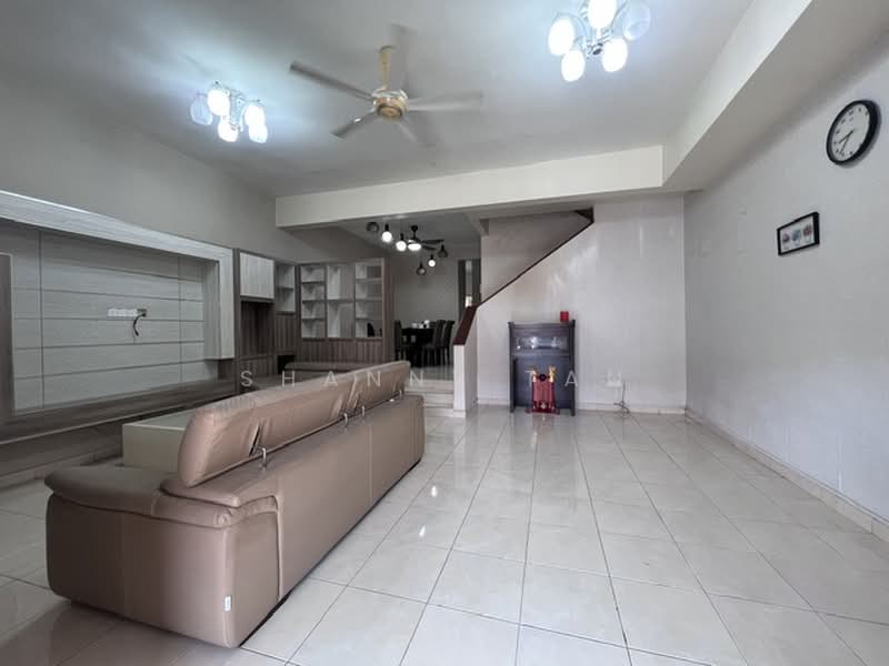 Rumah Teres untuk Dijual di Sungai Long (Bandar Sungai Long) - Shanny Tan - Living Room - PropertyGuru.com.my