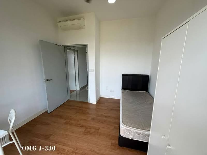 Servis Apartment untuk Dijual di Utropolis Suites 2 - Loke . - Bedroom - PropertyGuru.com.my