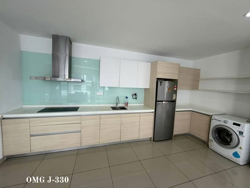 Servis Apartment untuk Dijual di Utropolis Suites 2 - Loke . - Kitchen - PropertyGuru.com.my