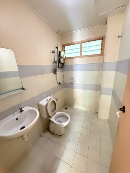 2-storey Terraced House for Sale in Rawang (Selangor) - SK Luk - Bathroom - PropertyGuru.com.my