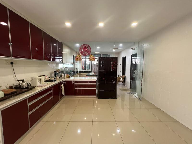 Rumah Teres 2-Tingkat untuk Dijual di Kinrara Residence (Puchong) - Mak Oliver - Kitchen - PropertyGuru.com.my