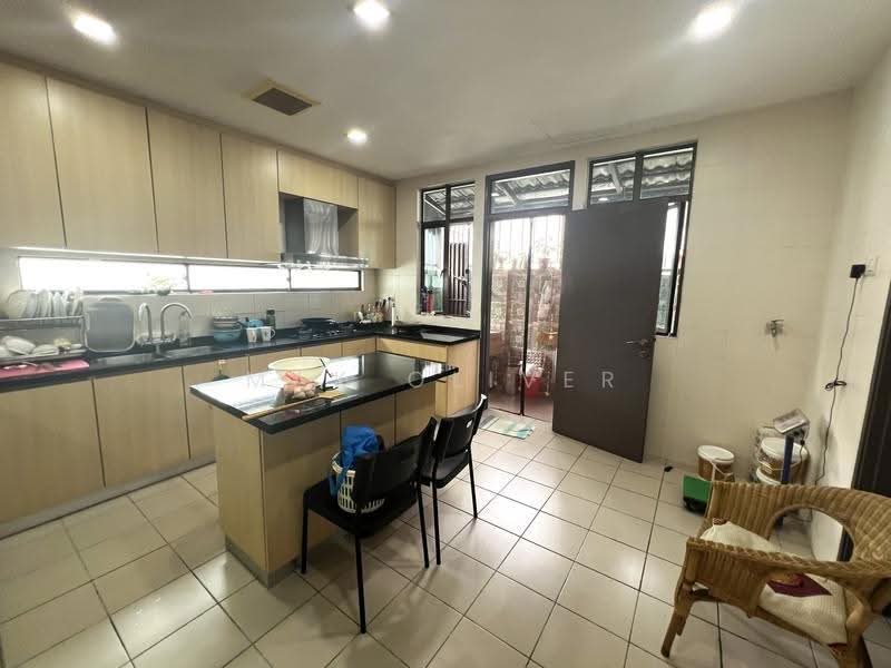 Rumah Teres 2-Tingkat untuk Dijual di Kinrara Residence (Puchong) - Mak Oliver - Kitchen - PropertyGuru.com.my