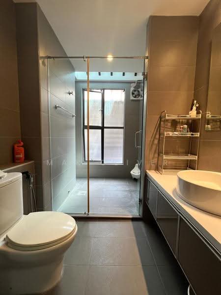 Rumah Teres 2-Tingkat untuk Dijual di Kinrara Residence (Puchong) - Mak Oliver - Bathroom - PropertyGuru.com.my