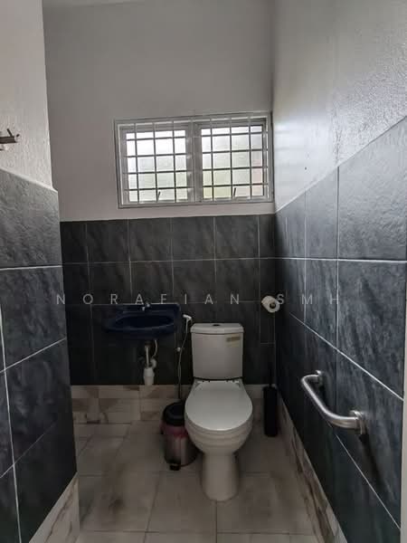 Rumah Banglo untuk Dijual di SS12 (Subang Jaya) - Norafian SMH - Bathroom - PropertyGuru.com.my
