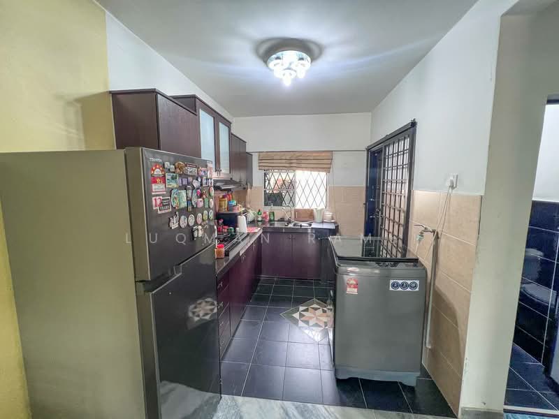 2-storey Terraced House for Sale in Taman Seri Bahagia (Cheras) - Luqman Ramli - Kitchen - PropertyGuru.com.my