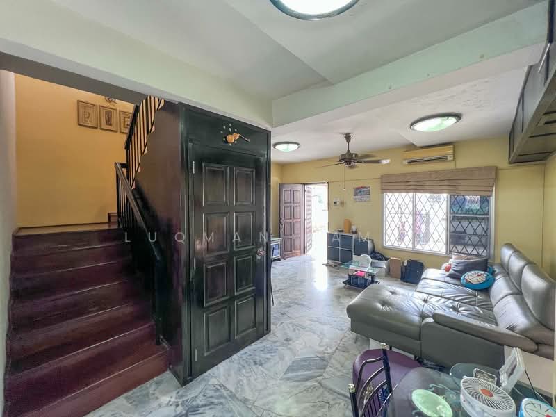 2-storey Terraced House for Sale in Taman Seri Bahagia (Cheras) - Luqman Ramli - Living Room - PropertyGuru.com.my