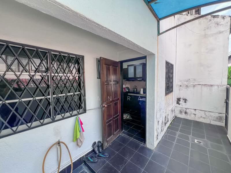 2-storey Terraced House for Sale in Taman Seri Bahagia (Cheras) - Luqman Ramli - Kitchen - PropertyGuru.com.my