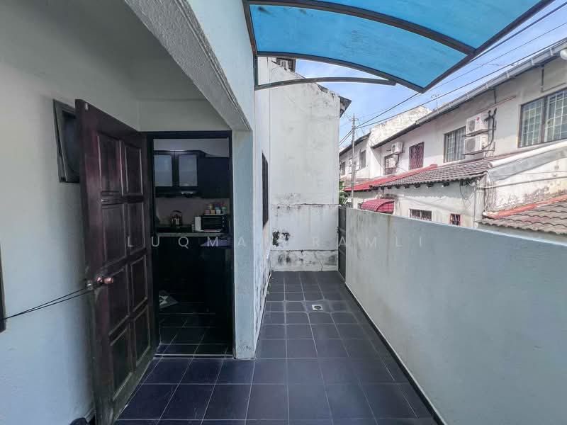 2-storey Terraced House for Sale in Taman Seri Bahagia (Cheras) - Luqman Ramli - Kitchen - PropertyGuru.com.my