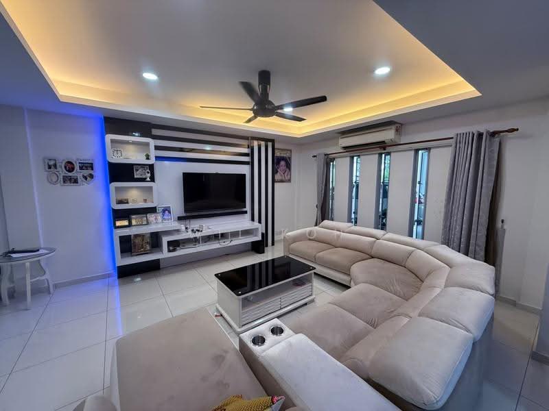 Rumah Berkembar untuk Dijual di Taman Taming Jaya (Balakong) - Wil Koh - Living Room - PropertyGuru.com.my