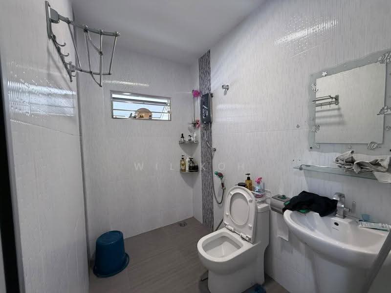 Rumah Berkembar untuk Dijual di Taman Taming Jaya (Balakong) - Wil Koh - Bathroom - PropertyGuru.com.my