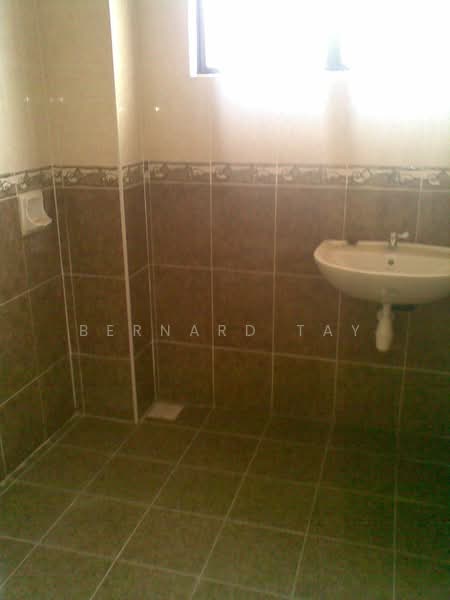 Rumah Teres 2-Tingkat untuk Dijual di Taman Warisan Indah (Dengkil) - Bernard Tay - Bathroom - PropertyGuru.com.my