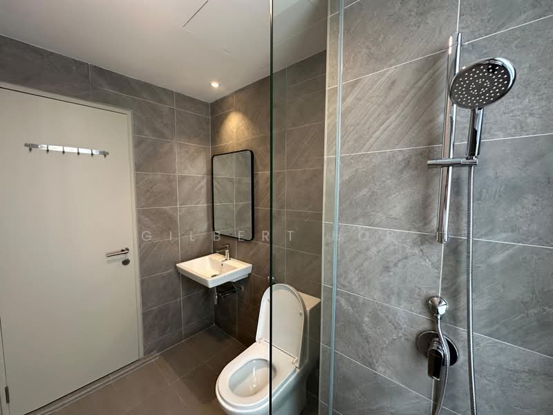Servis Apartment untuk Disewa di Quinn Residence - Gilbert Hor - Bathroom - PropertyGuru.com.my