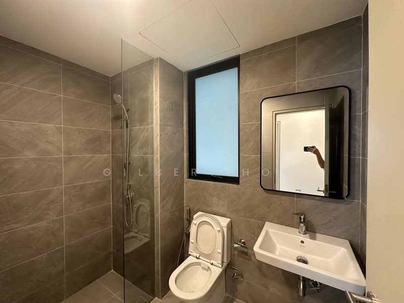 Servis Apartment untuk Disewa di Quinn Residence - Gilbert Hor - Bathroom - PropertyGuru.com.my