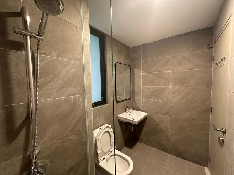 Servis Apartment untuk Disewa di Quinn Residence - Gilbert Hor - Bathroom - PropertyGuru.com.my