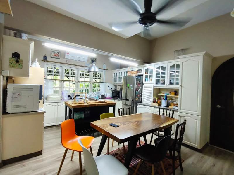 Bungalow for Sale in SS12 (Subang Jaya) - Ammeer Nadzrai - Kitchen - PropertyGuru.com.my