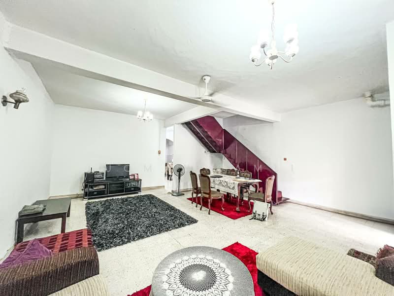 Rumah Teres 2-Tingkat untuk Dijual di Taman Delima (Cheras) - Luqman Ramli - Living Room - PropertyGuru.com.my
